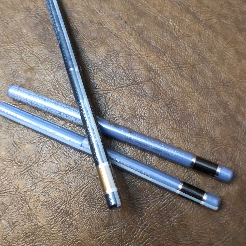A set of 3 Avon Glimmersticks
